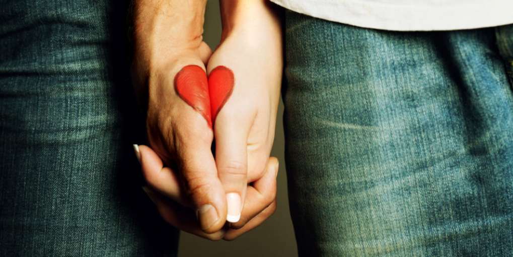 COSTRUIRE E MANTENERE UNA RELAZIONE DI COPPIA SOLIDA: COME SI PUÒ FARE?
